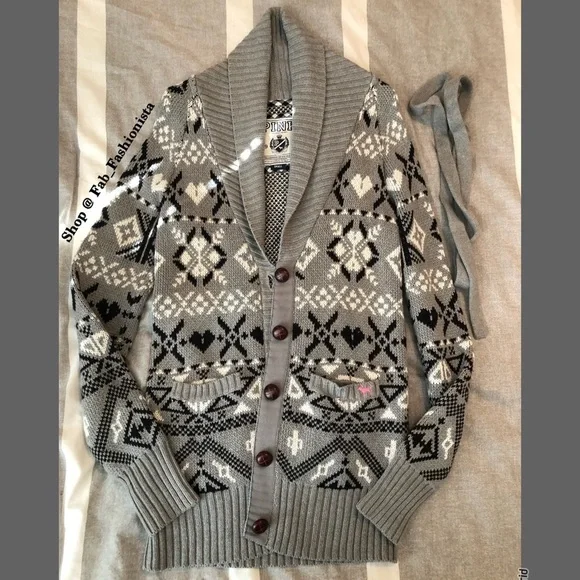 Victoria’s Secret plush cardigan sweater size small